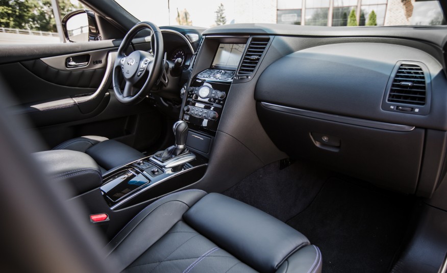 Новый Инфинити QX70 2016 фото комплектации и цены