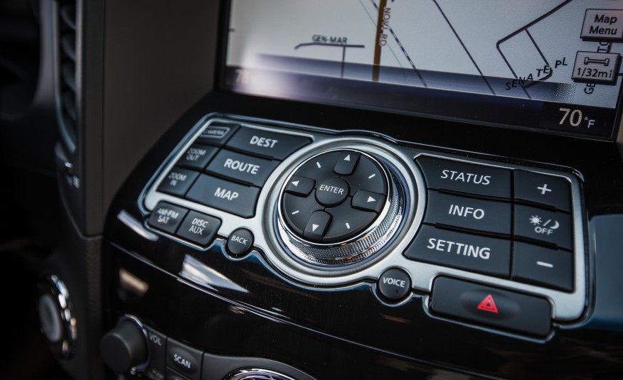 Новый Инфинити QX70 2016 фото комплектации и цены